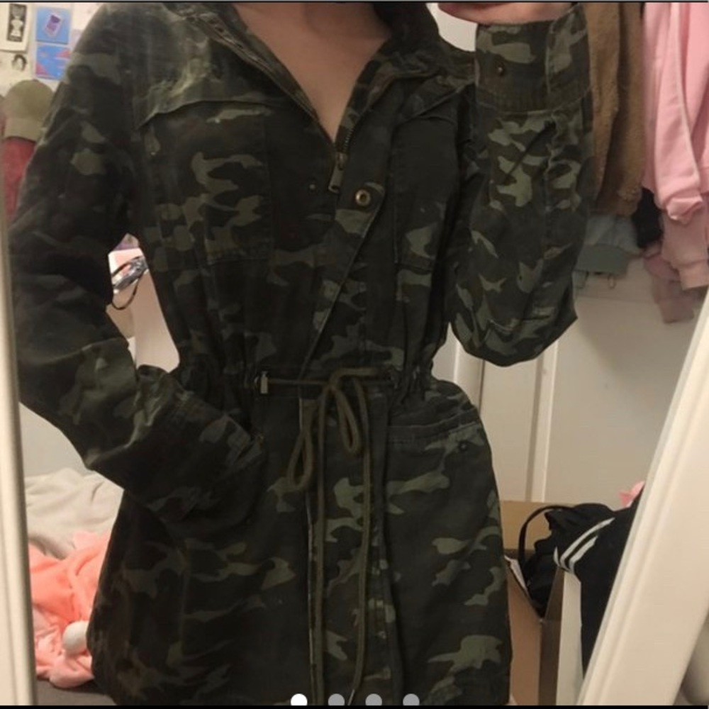 Brand new adorable camo jacket💞